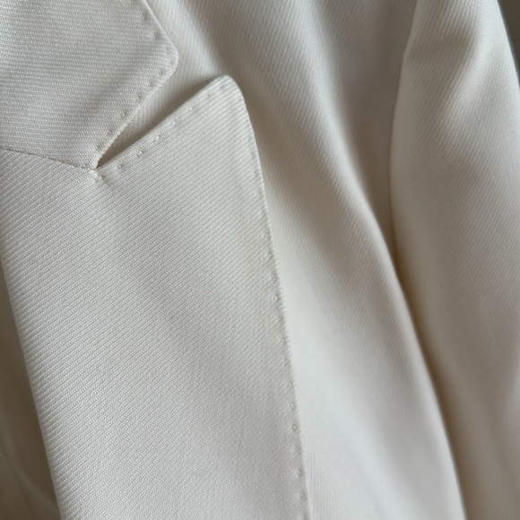 Elegant Cream Women's Blazer - Picture 7 of 7